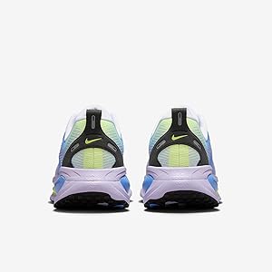 Amazon.com | Nike Vomero 18 SE Women's Road Running Shoes